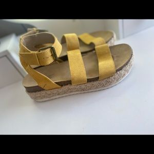 Yellow Universal Thread Sandals/Wedges/Platform